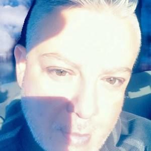 Meet your Posher, Moises